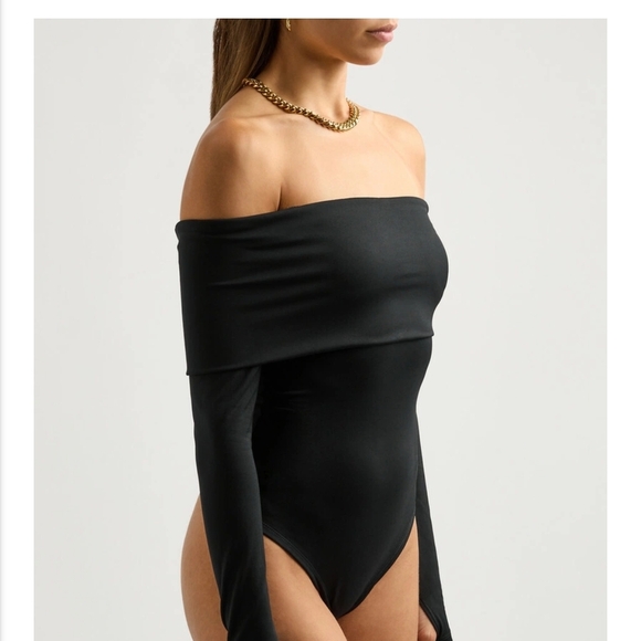 Alice + Olivia Tops - Alice + Olivia Classic Black Garment